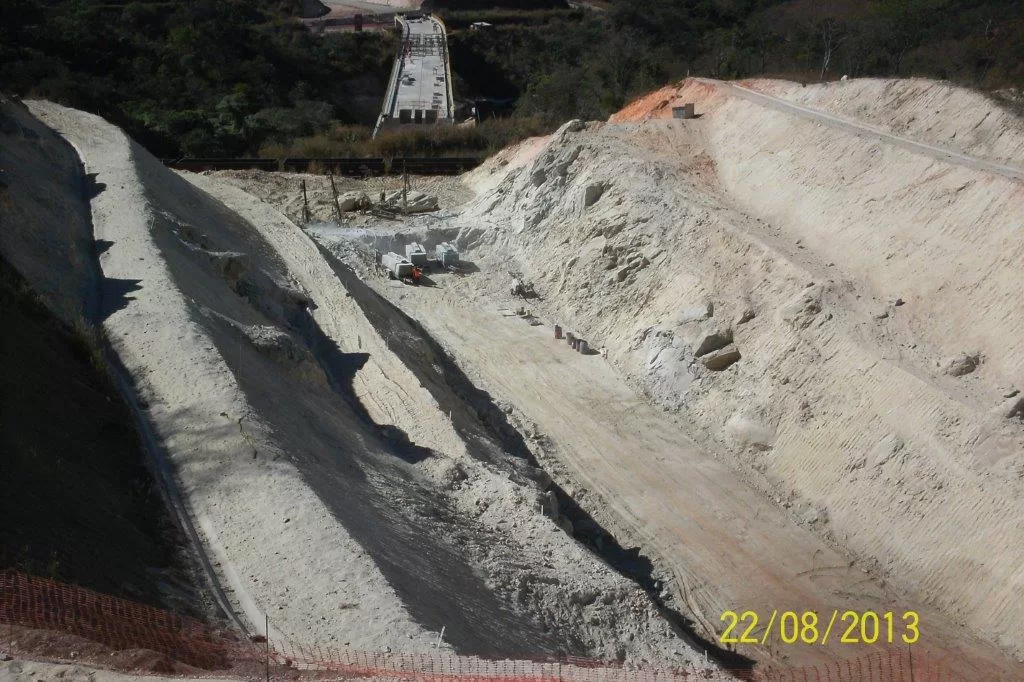 Desmontes para Abertura de Ferrovias