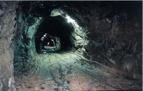 Determinação de Zonas de Dano em Galerias Subterrâneas